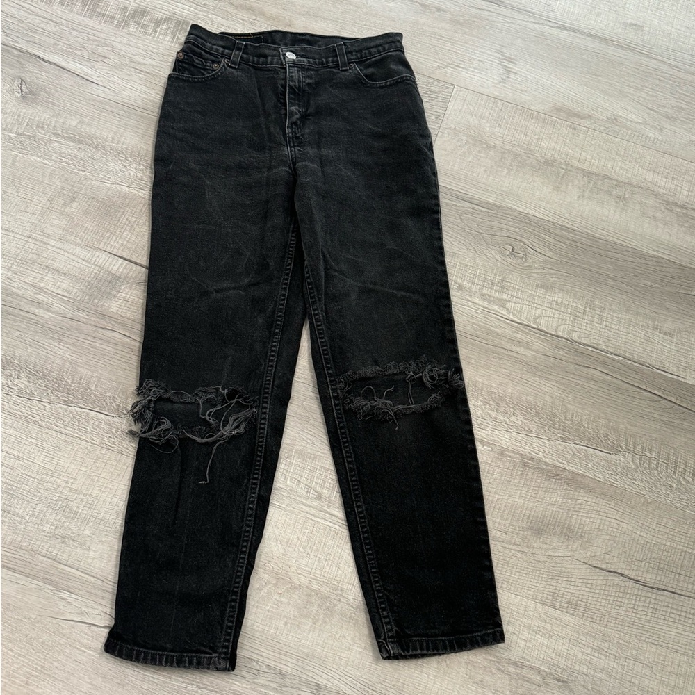 Vintage Distressed Levi’s 550 tapered leg size 6 Petite